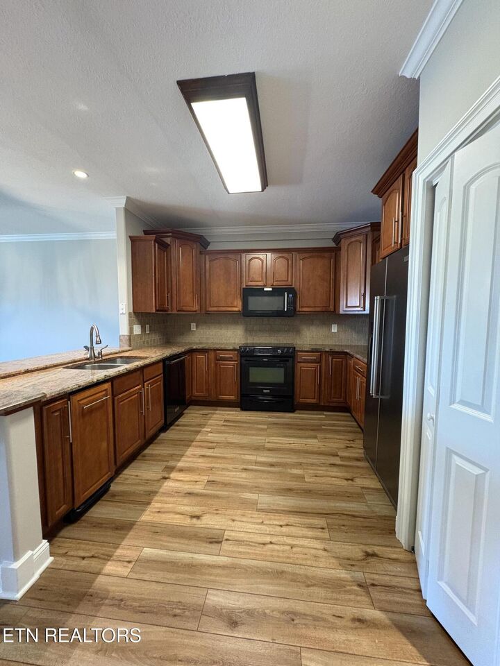 Property Photo: 2814 Lake Pointe Drive TN 37763