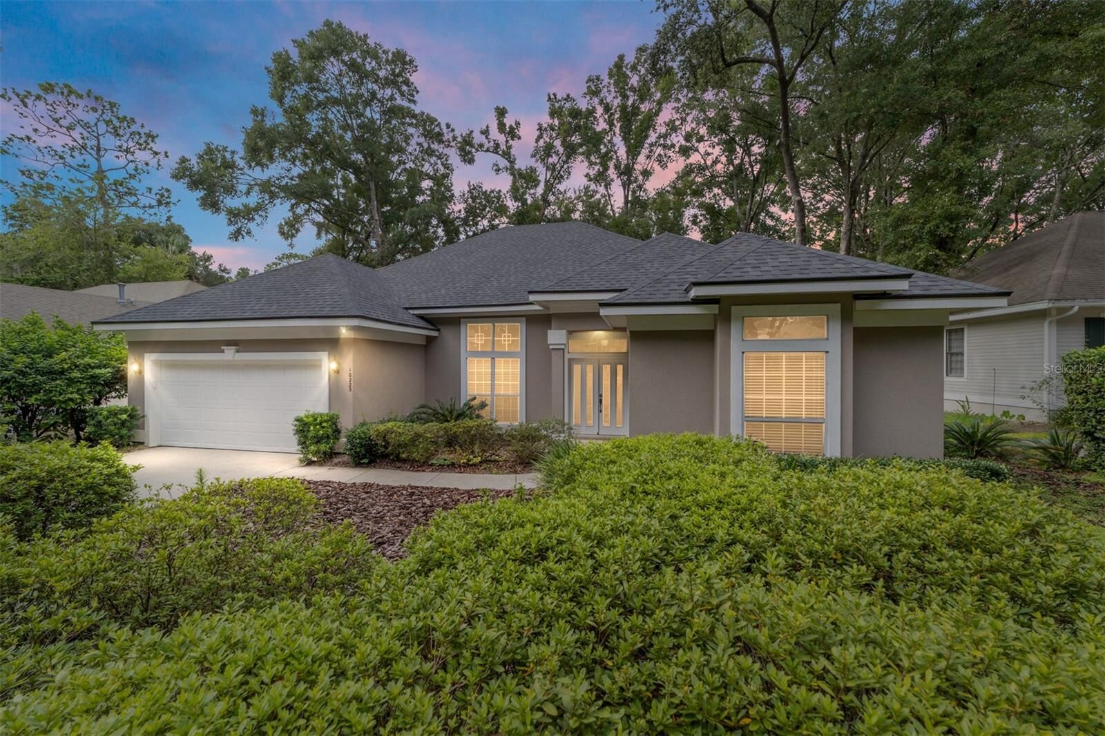 Property Photo: 10223 SW 49th Lane FL 32608