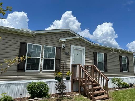 Property Photo: 7516 SE County Road 346 FL 32667