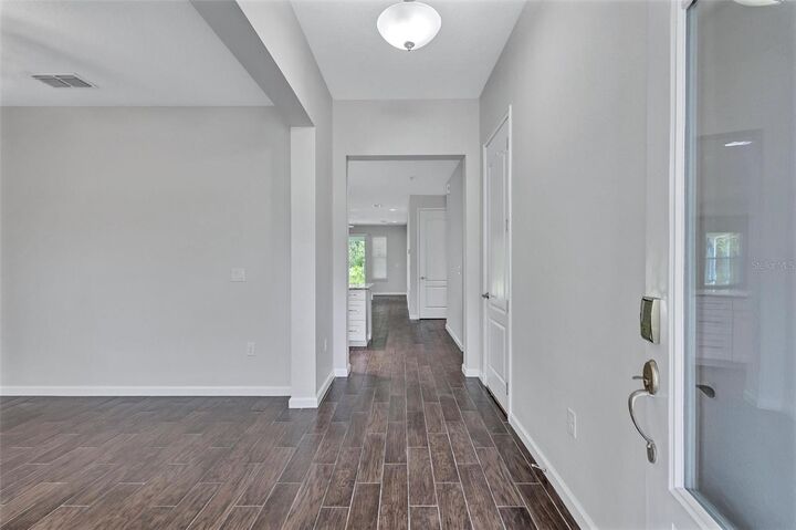Property Photo: 5221 Horizon Cove FL 34211