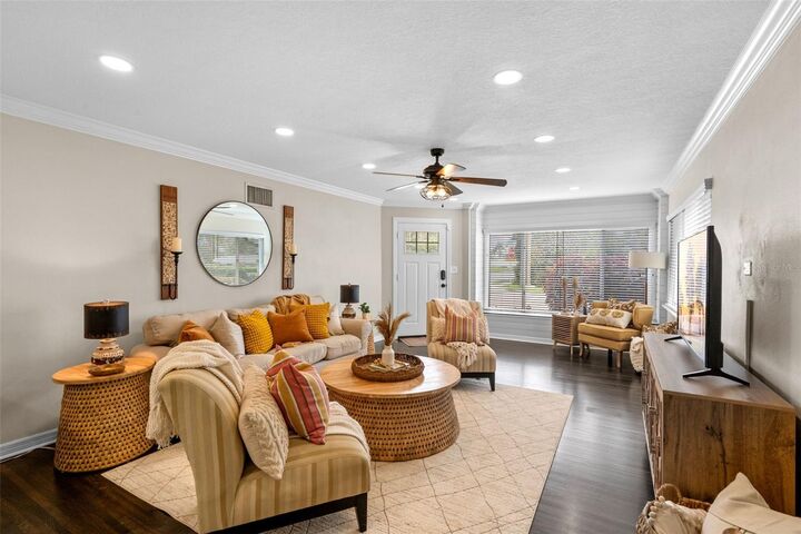 Property Photo: 105 Conrad Court FL 32789