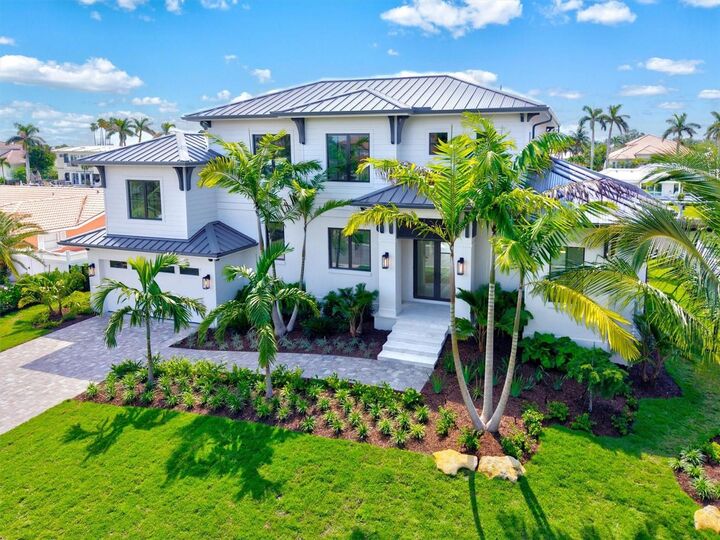 Property Photo:  524 Halyard Ln  FL 34228 