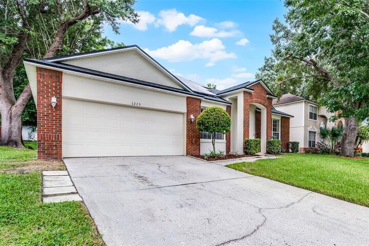 Property Photo:  1223 Vickers Lake Drive  FL 34761 