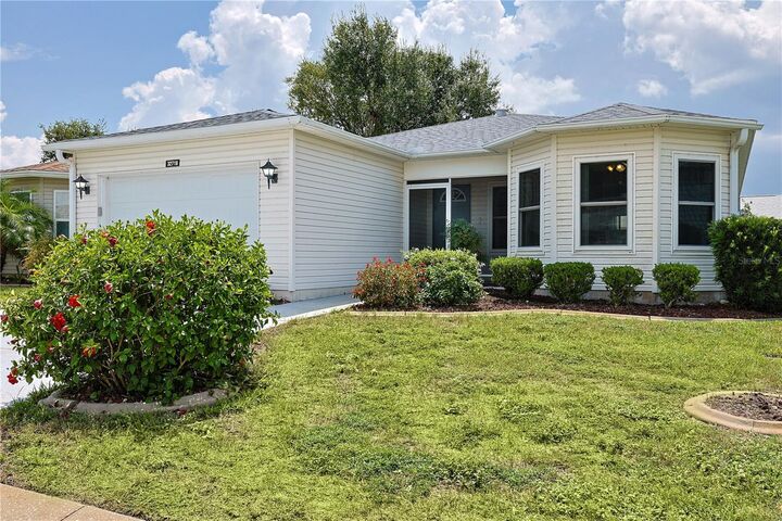 Property Photo: 32716 Westwood Loop FL 34748