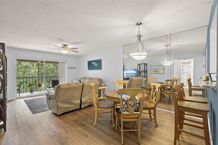 Property Photo:  1310 Glen Oaks Drive E 391E  FL 34232 