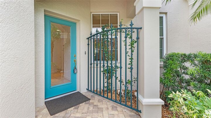 Property Photo:  5284 Descanso Ct 103B  FL 34238 