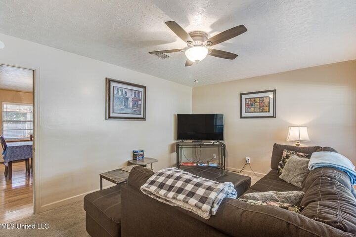 Property Photo:  225 Lynwood Circle  MS 39560 