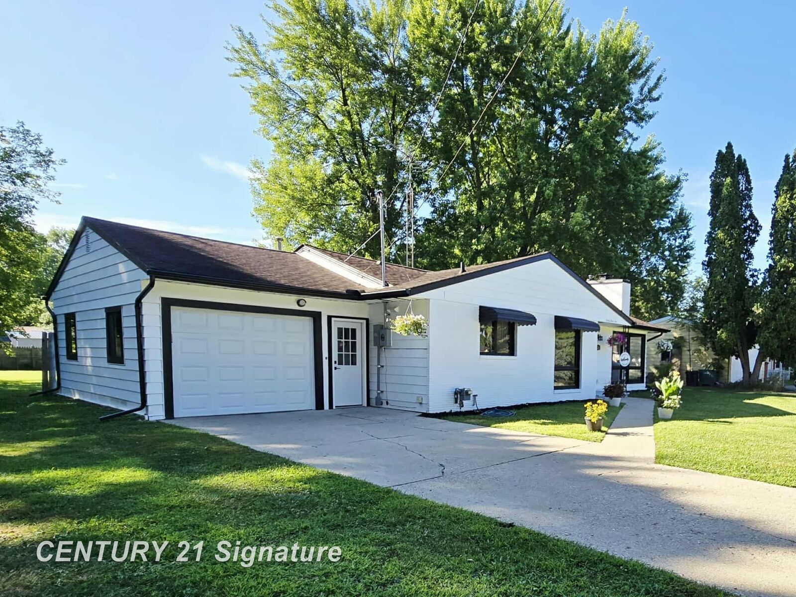 Property Photo:  4310 Tommy Armour Drive  MI 48506 