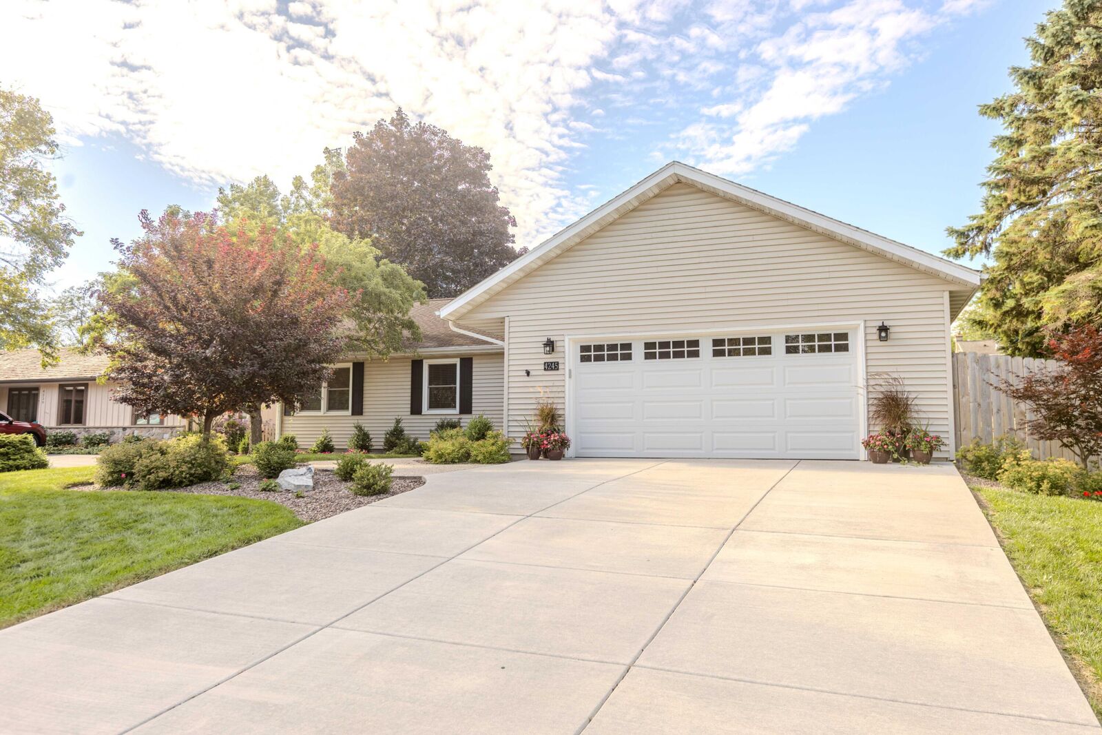 Property Photo: 4245 Garden Dr WI 53403