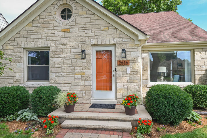 Property Photo:  2616 N 85th St  WI 53226