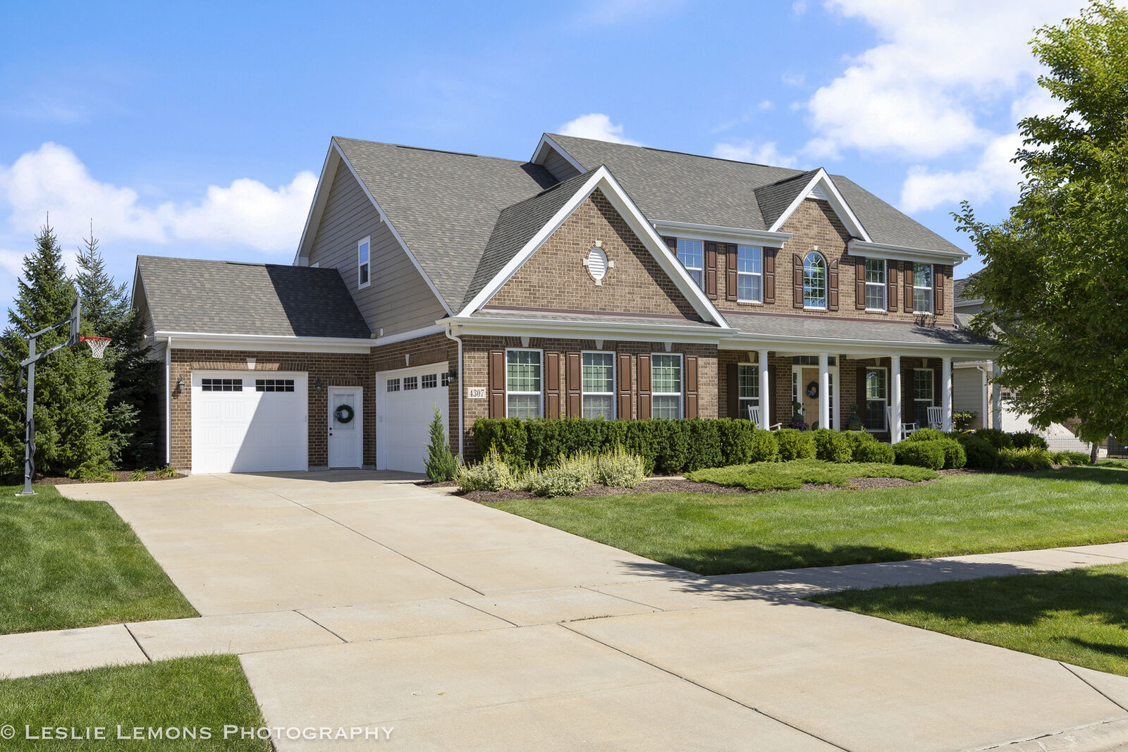 Property Photo: 4307 Lacebark Lane IL 60564