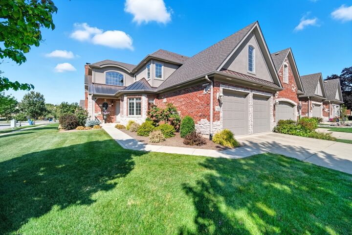 Property Photo:  5616 Durand Drive 5616  IL 60516 