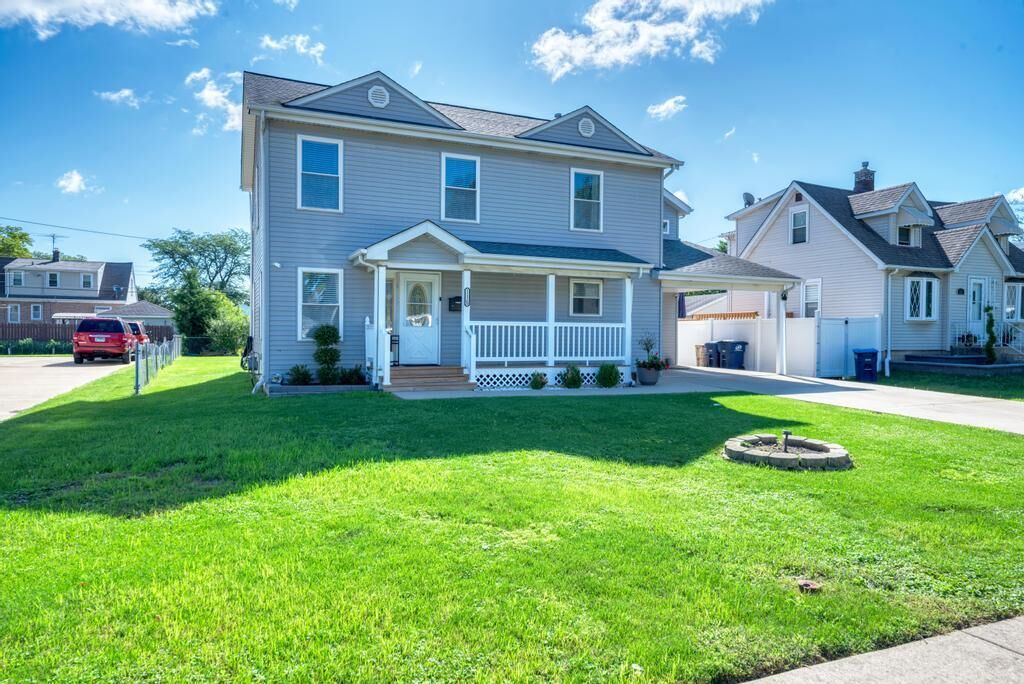 Property Photo:  115 Edwards Avenue  IL 60164 