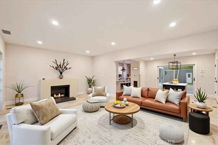 Property Photo:  1301 N Orange Grove Avenue  CA 90046 