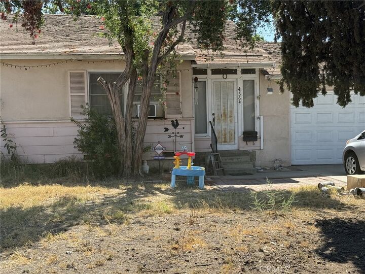 Property Photo: 4364 Via San Luis CA 92504