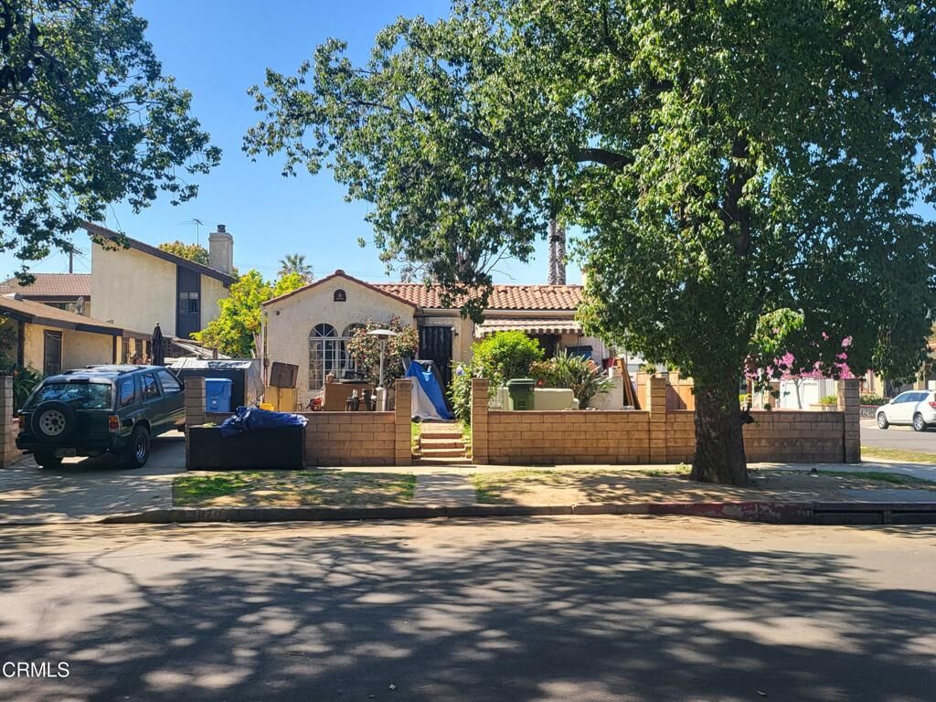 Property Photo: 3722 Dover Street CA 90039
