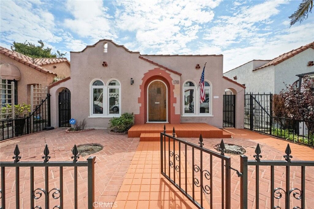 Property Photo: 178 Corona Avenue CA 90803