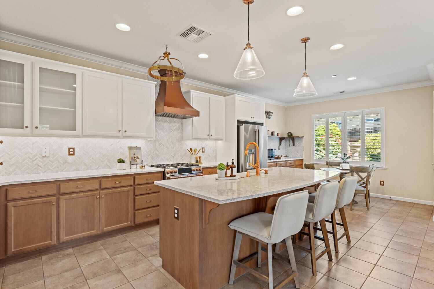 Property Photo: 206 Calistoga Court CA 95762