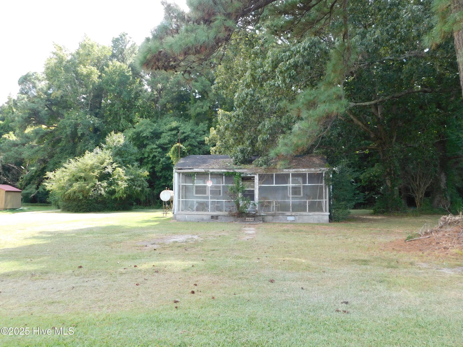 Property Photo: 2003 N Road Street NC 27909