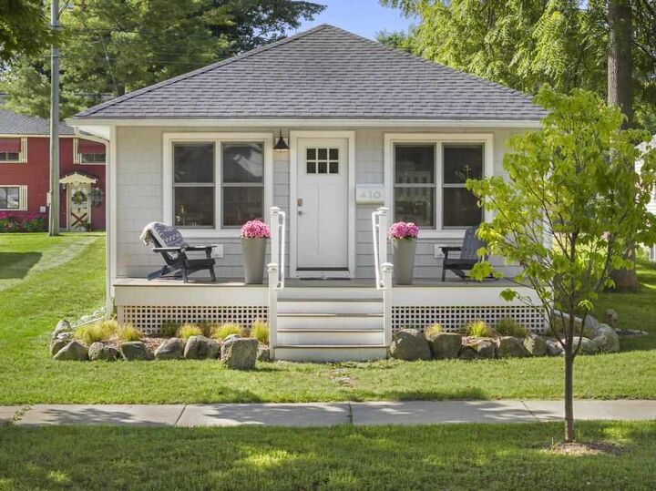 410 Antrim  Charlevoix MI 49720 photo