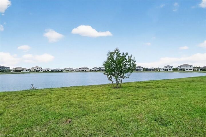 Property Photo: 5265 Lamone Ln FL 34142