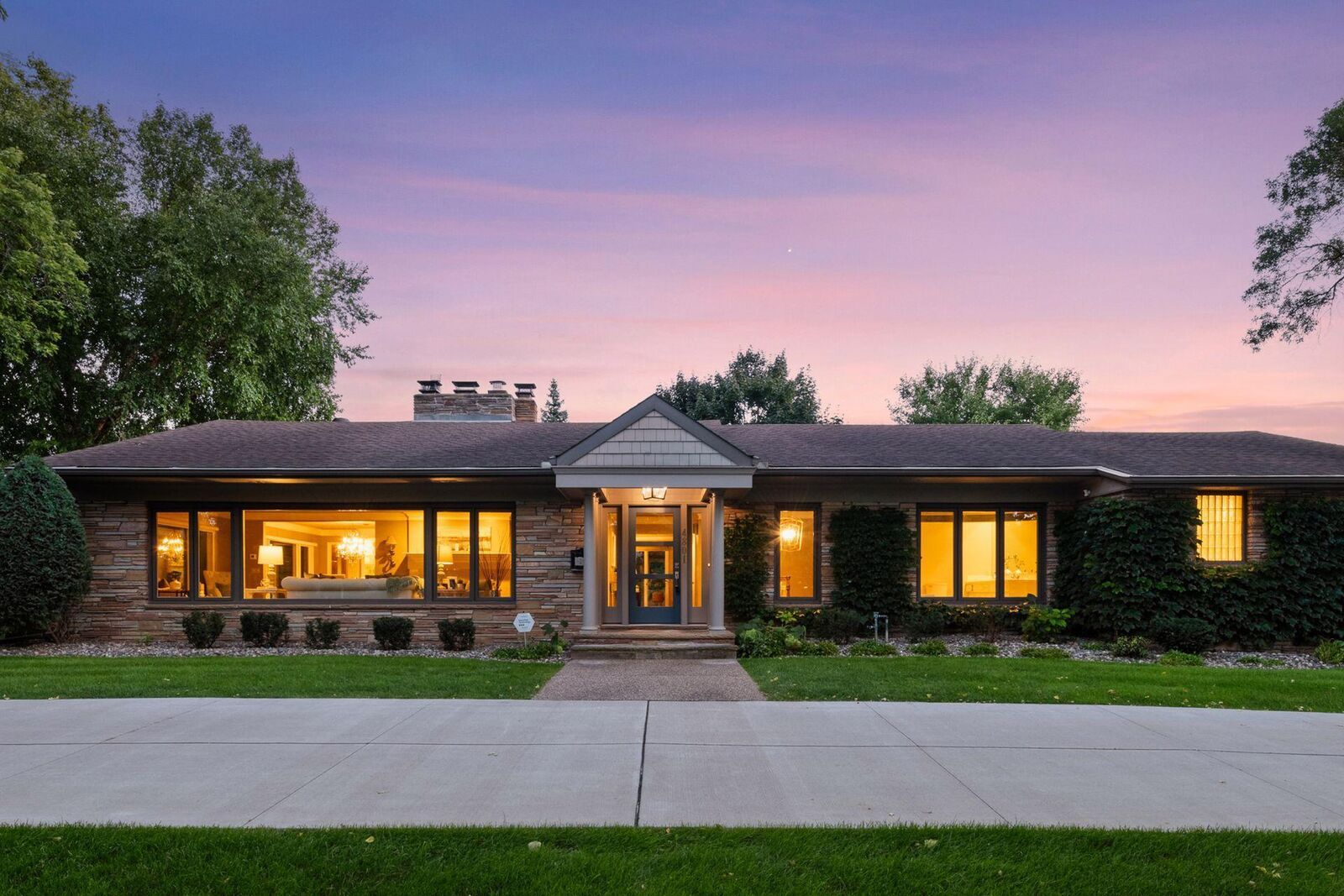 Property Photo: 4801 Woodhill Way MN 55424