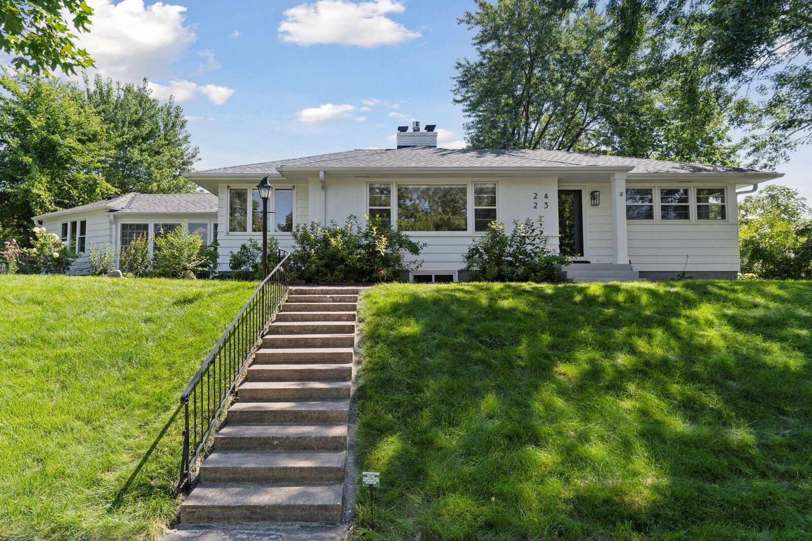 Property Photo: 2423 Mount View Avenue MN 55405