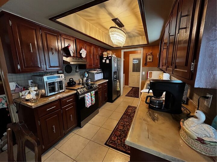 Property Photo:  1012 S 19th Street  AR 72758 