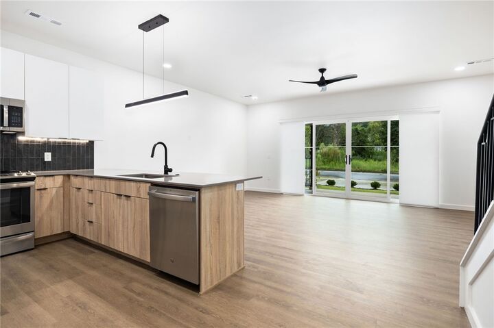 Property Photo: 947 SE 10th Street AR 72712