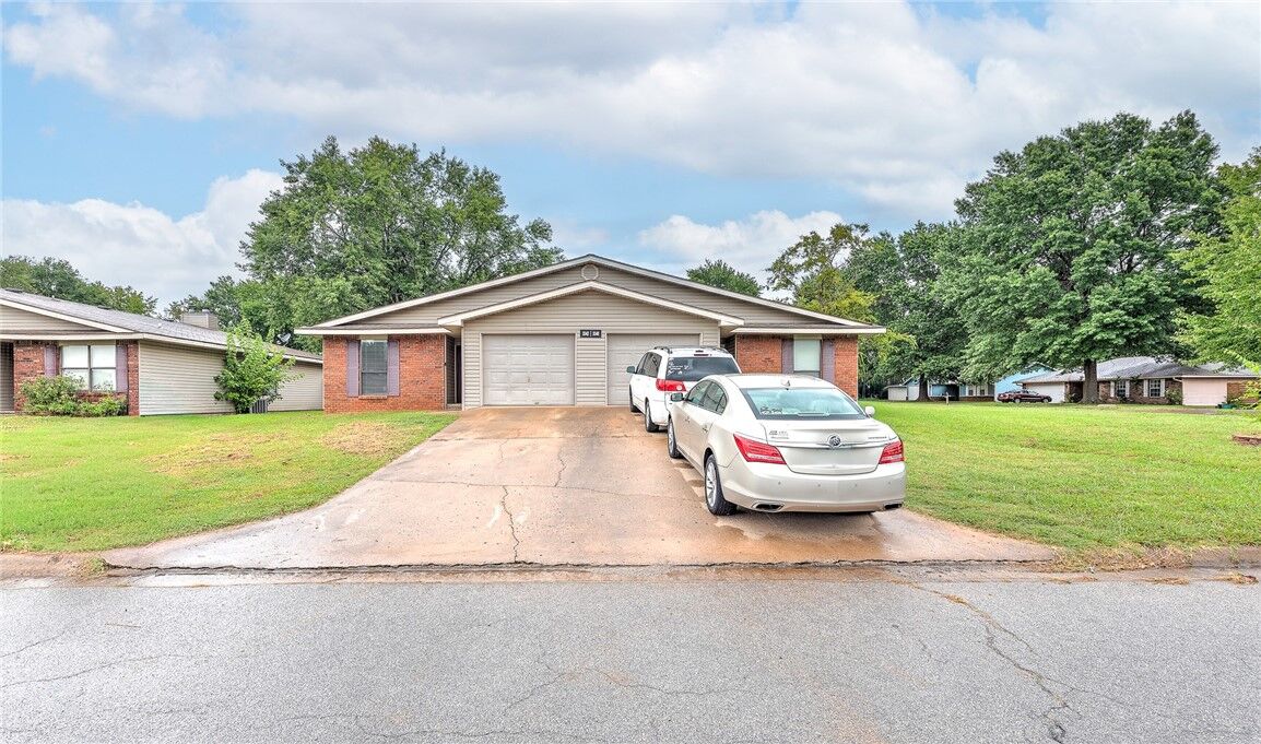 Property Photo:  3340 & 3342 W Harvard Street  AR 72704 