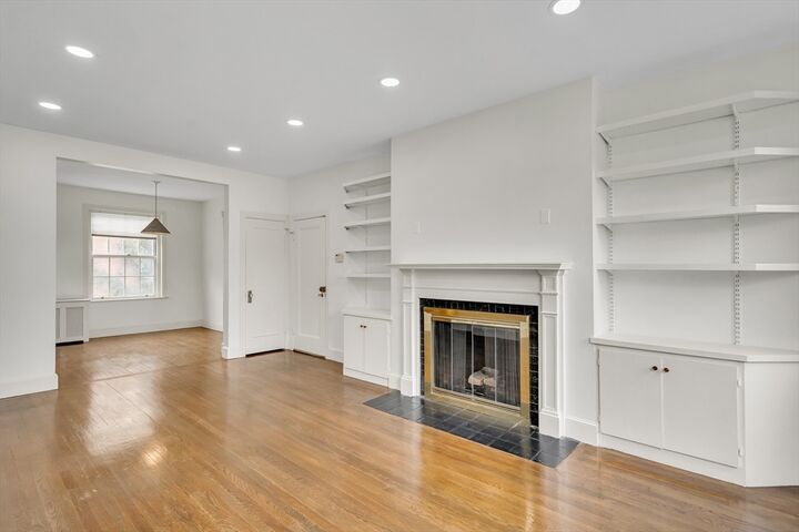 Property Photo:  141 Beaconsfield Rd 6  MA 02445 