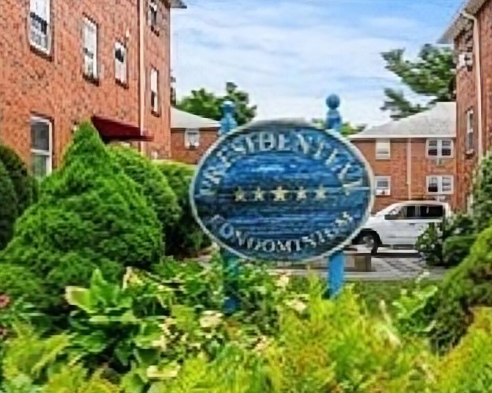 Property Photo: 31 Montvale Ave 8 MA 01801