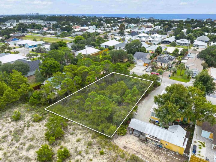 Property Photo: 21522 Marlin Ave FL 32413