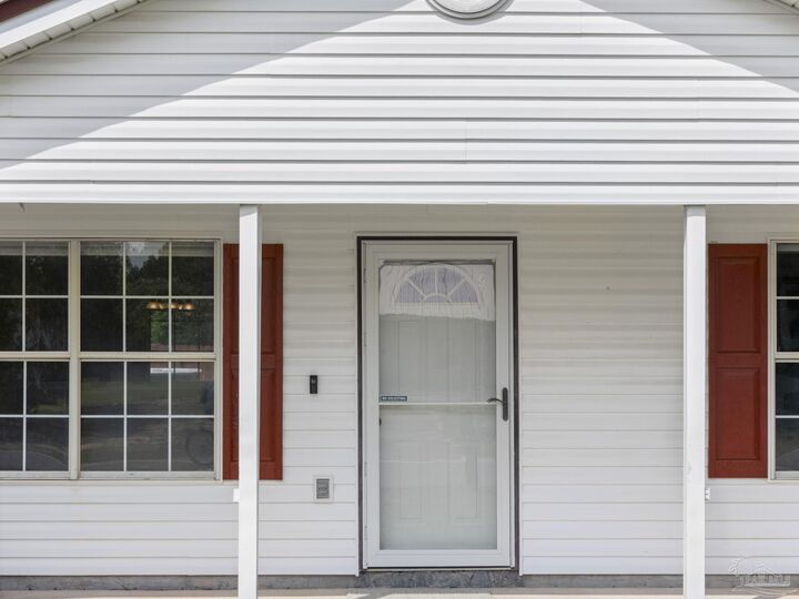 Property Photo: 1963 Salamanca St FL 32566