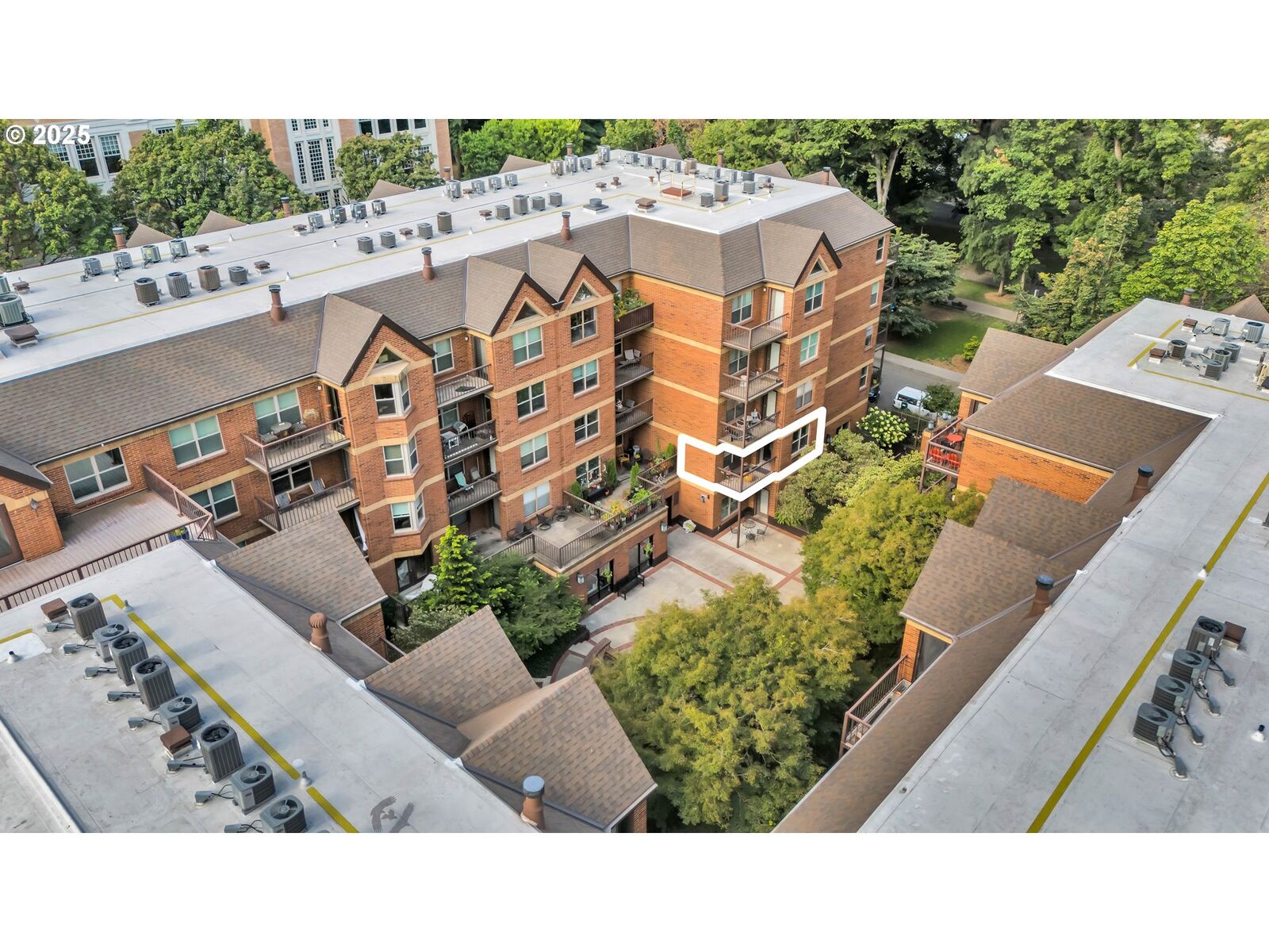 Property Photo: 1500 SW Park Ave OR 97201