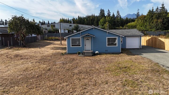Property Photo: 2340 E Pioneer WA 98362
