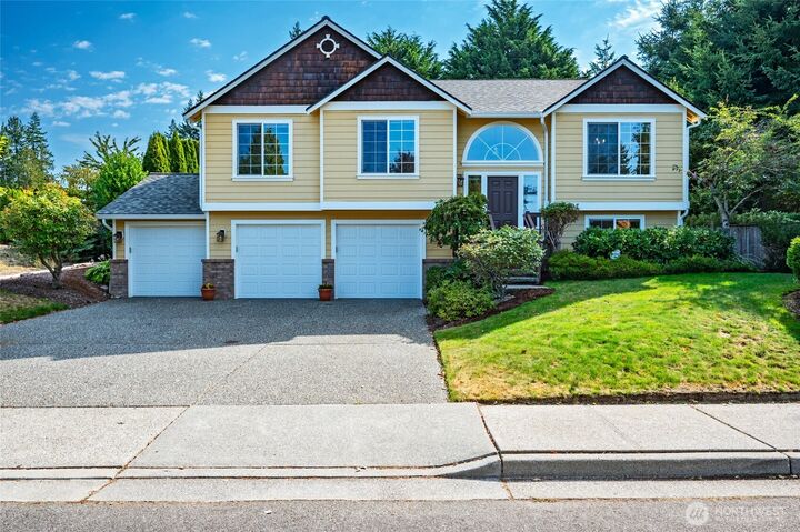 19407  70th Avenue W  Lynnwood WA 98036 photo