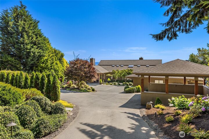 Property Photo: 1850 Beans Bight Road NE WA 98110