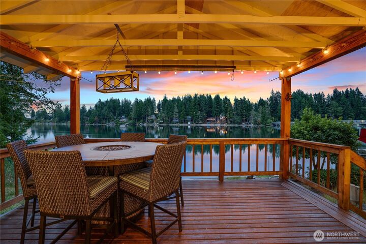 Property Photo: 32 Grapeview Pt. Road WA 98524