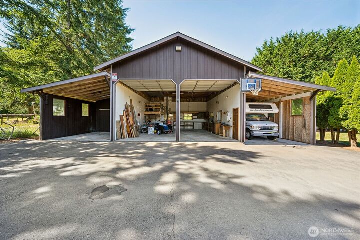 Property Photo: 20317 196th Avenue SE WA 98058