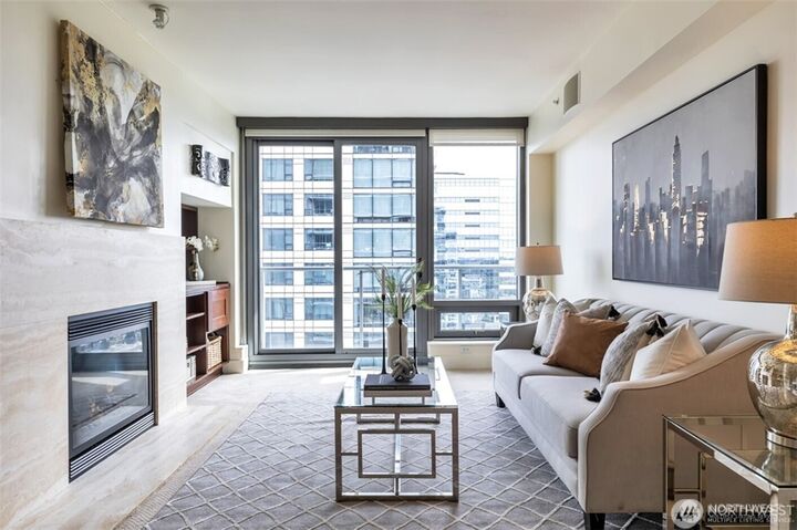 Property Photo: 650 Bellevue Way NE 3303 WA 98004