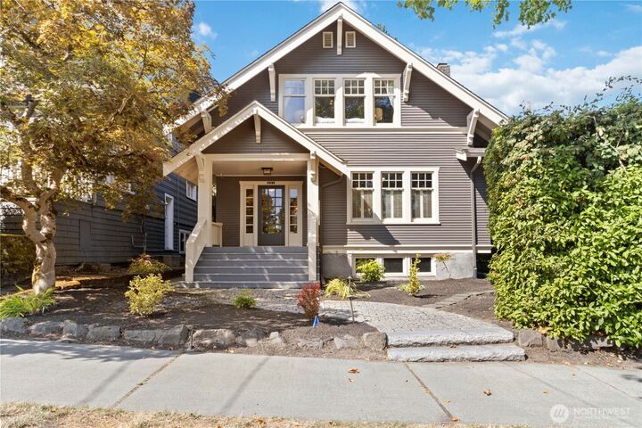 Property Photo: 2033 11th Avenue E WA 98102