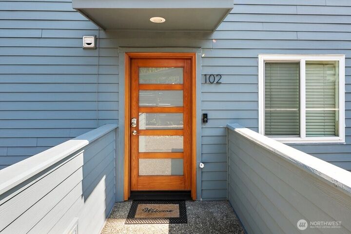 Property Photo: 756 N 72nd Street 102 WA 98103