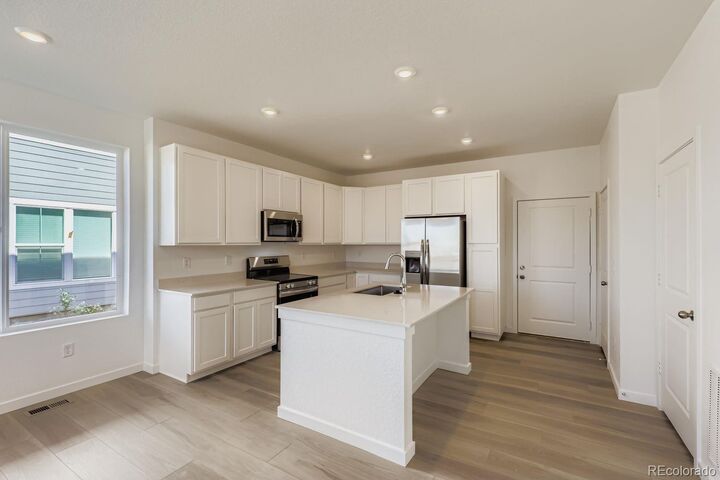 Property Photo:  6689 Parterre Parkway N 1  CO 80602 
