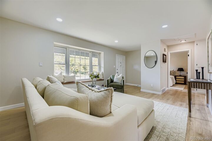 Property Photo: 414 S Worchester Way CO 80012
