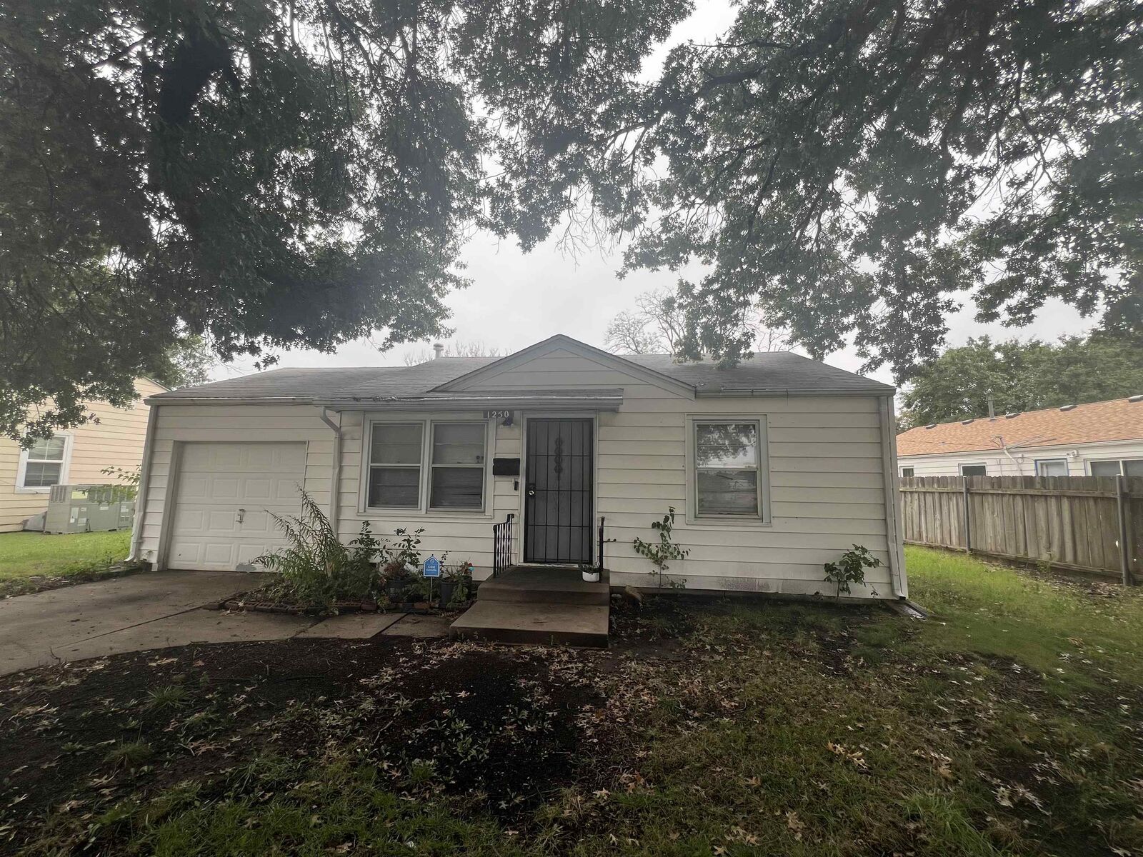 Property Photo: 1250 S Christine KS 67218