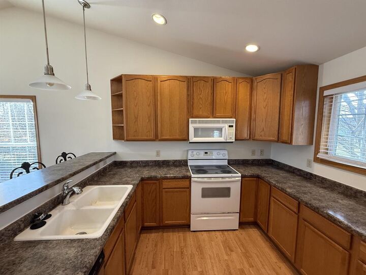 102B Maria Lane  Cottage Grove WI 53527 photo