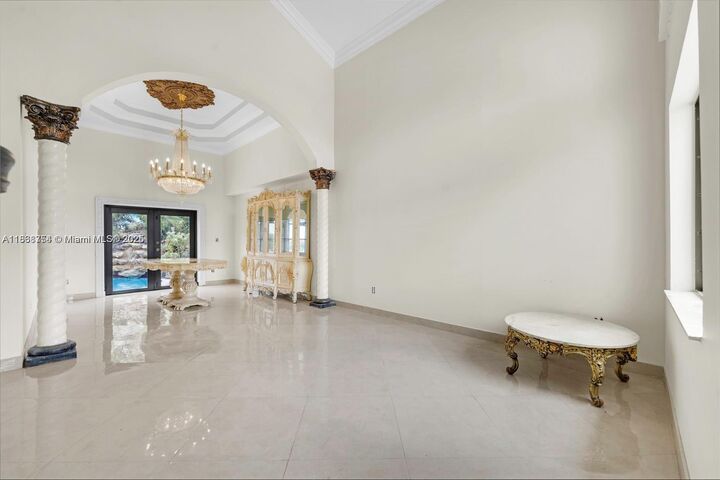 Property Photo:  15331 SW 59th St  FL 33193