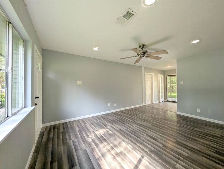 Property Photo:  255 Smelker Avenuee  TX 77707 