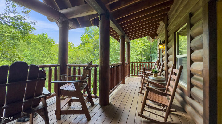 Property Photo: 2605 Sulpher Springs Way TN 37862